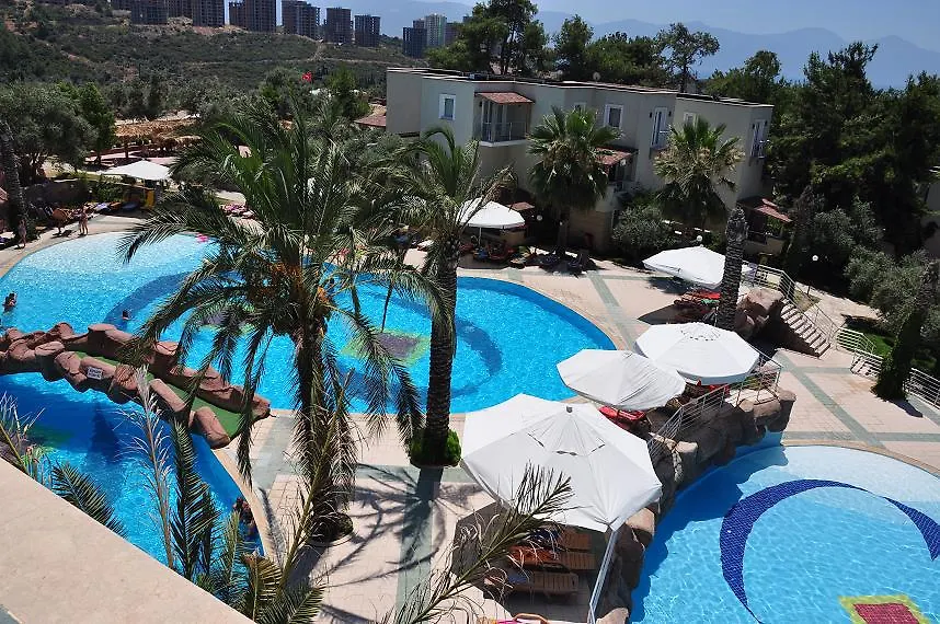 Ξενοδοχείο Holiday & Leisure Club Κουσάντασι