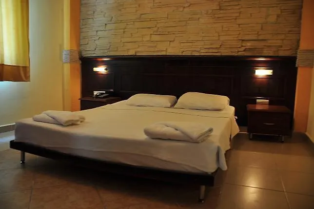Holiday & Leisure Club Κουσάντασι Ξενοδοχείο