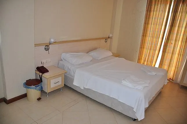Holiday & Leisure Club Κουσάντασι 4*,