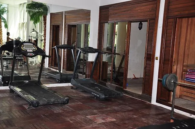 Holiday & Leisure Club Κουσάντασι Ξενοδοχείο